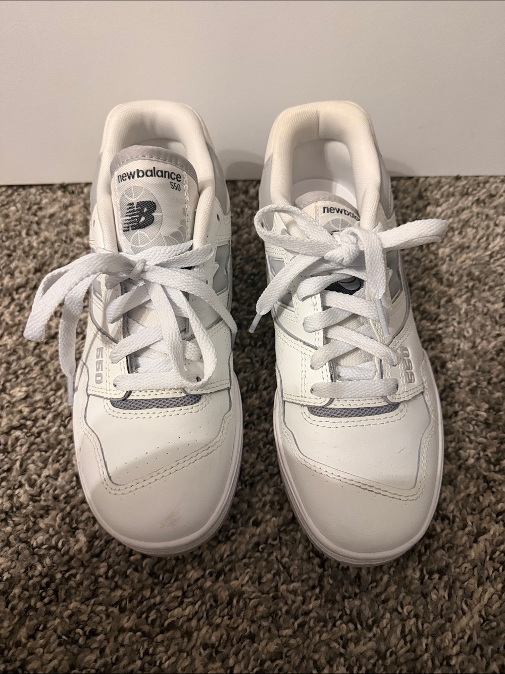 New Balance 550 Sneakers in White and Gray - Picture 2 of 3